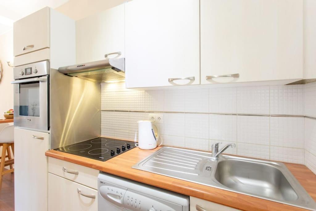 C17 2p Port Palais & Croisette 8mins Walk Balcony Appartement Cannes