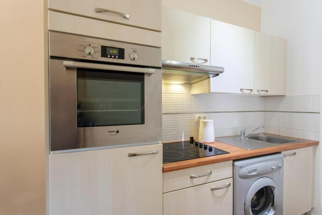 C17 2p Port Palais & Croisette 8mins Walk Balcony * Cannes